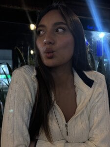 LilyGarcia Public Pic 5