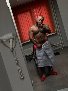 Aaron_MusclePublic照片 2