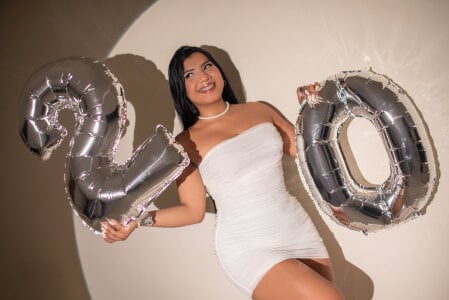 its my birthday 🩷 de BritanyBrown_ Foto 8