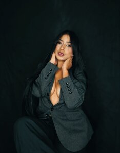 yaya_2419 Public Pic 4