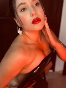 DaniRodriguez Vintage sensuality Photo 4