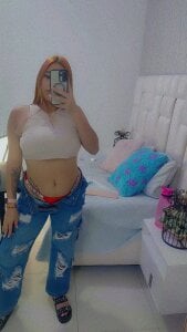 hillary_uckerman_ Your eyes, your look, your desire...🫦👅😇 Immagine  2