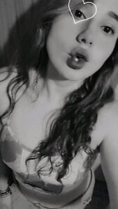 Aria_Valderrama Public Pic 2