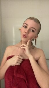 MonaNoirePublic 4 Bild 3