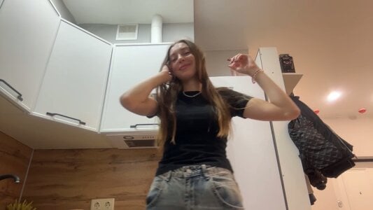 selena_favn Looking for my prince charming Pic