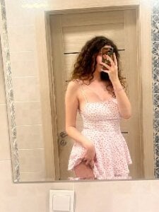 EllaYea I'm Ella Pic 4