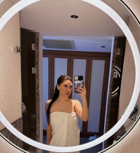 Alice_Gross1 Public Pic 6