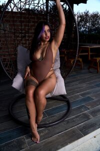 sarah_salis_ About me Pic 3