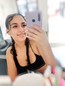 Plays_cloe_sex Public Pic 4