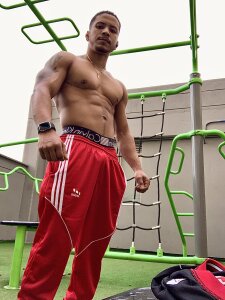 chris_adam97Public图片 7