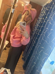 MaryBennetts Pussi opens up like a flower under someone else's gaze slika 5