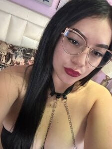 AmyTorres_ Are you ready to play or are you afraid? 🌹😏😇👿 Foto 2