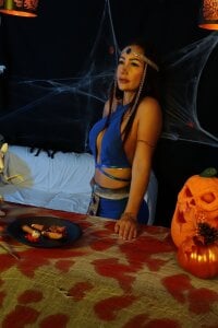 Cris__sweet I’m no ghost, but I’ll haunt your dreams. 사진