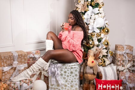 NatyParker Christmas 2025 🎄🥂 ❤️ Pic 2