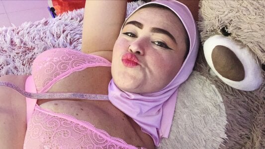 MarianFadel My tongue is sexual and provocative today 🥵😘 зображення 4