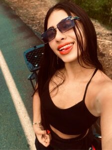 sluttyysucker Public Pic 4