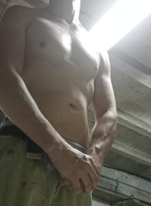 HOTMENVERYHOT me Pic