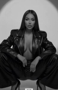 ElinaMoon_ Public Gambar 2