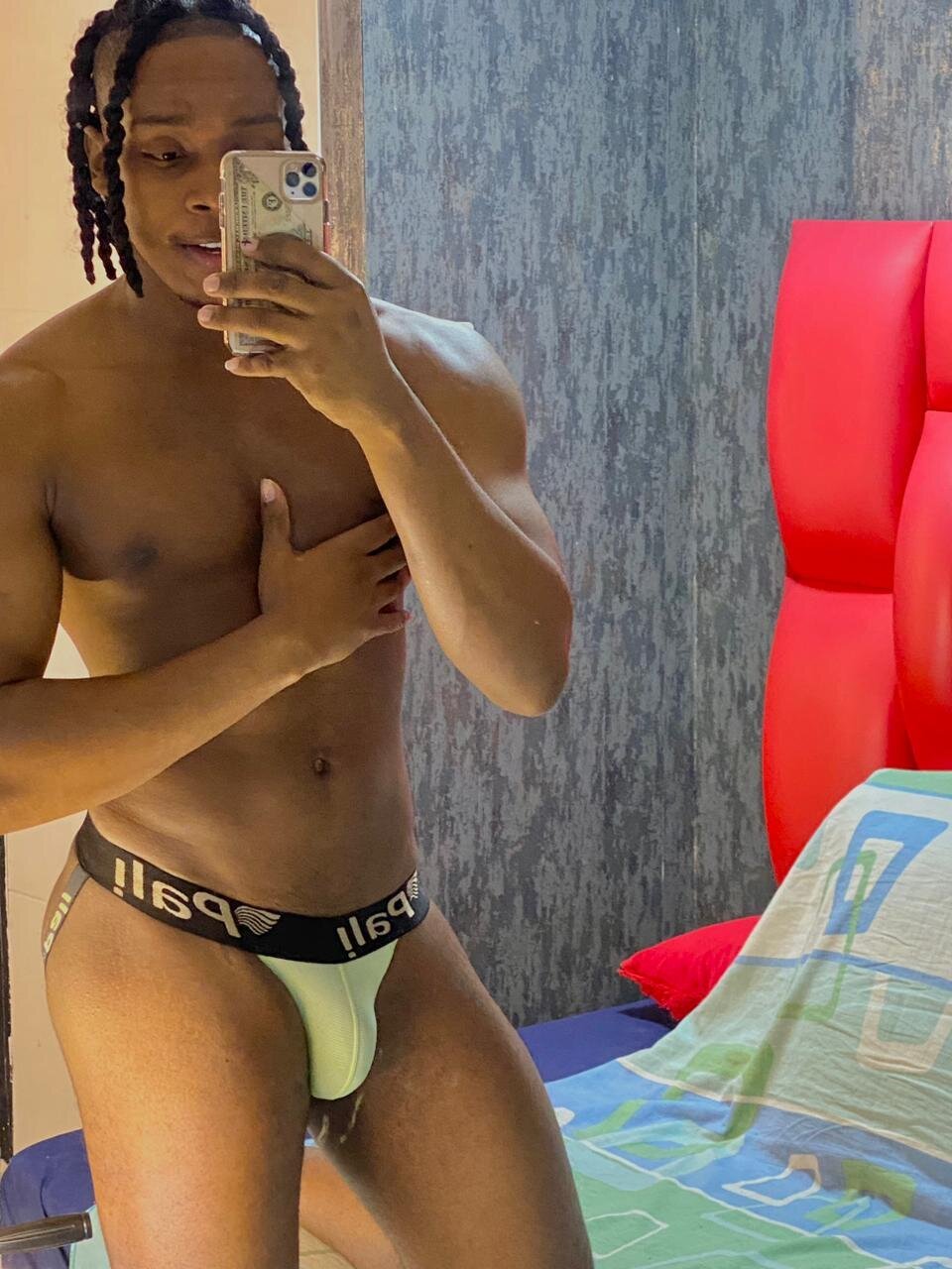 صور DominicSccott الرائجة  9845