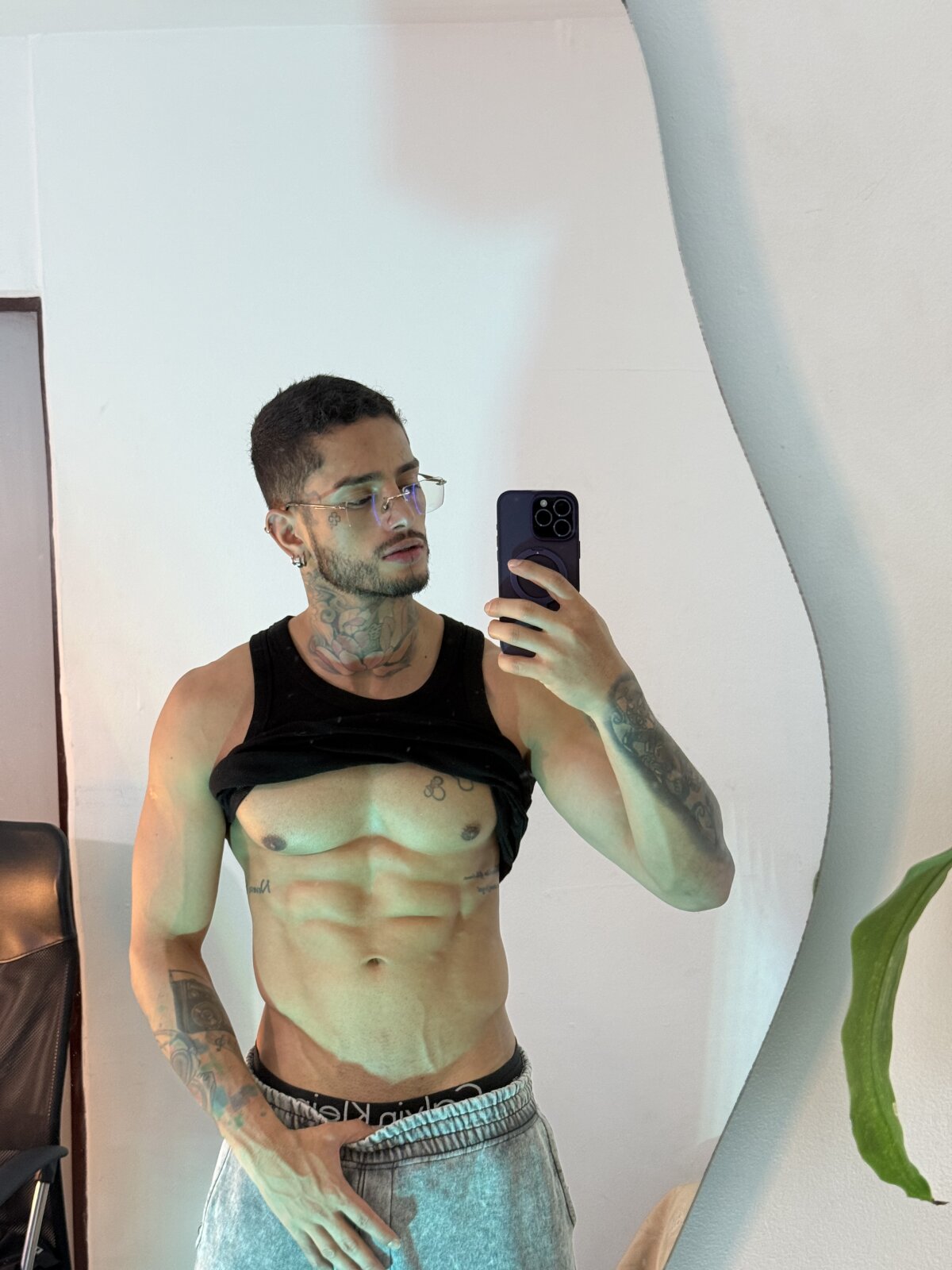 صور Alanrodgers الرائجة  2788