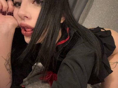 ForeTiff Schoolgirl's Red Accent Pic