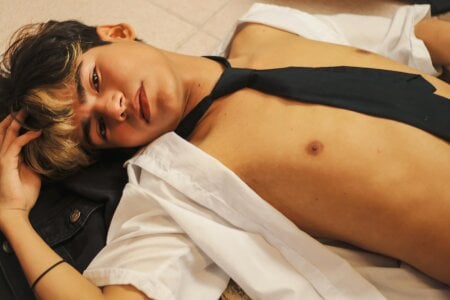 Kao_Stik Public Pic 3