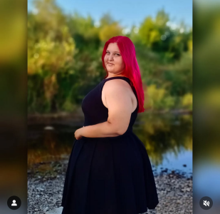 LittleRedFoxy Public Pic 3