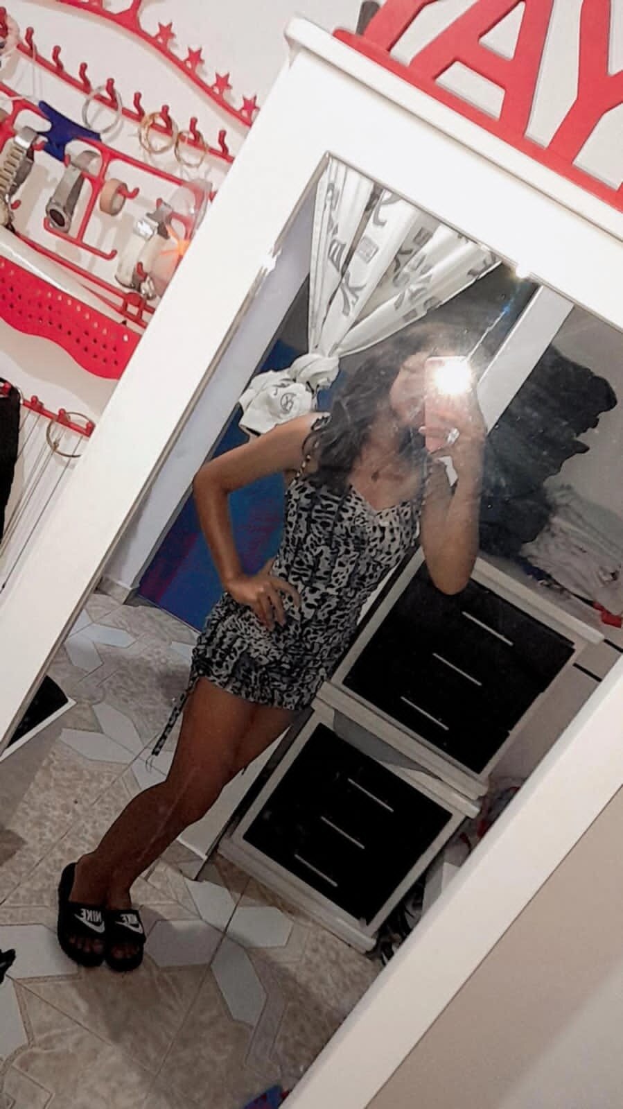Join Girlswetroom Live Sex Chat - Profiles, Reviews, & Porn