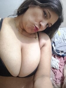 SKARLET_KOVA BIG TITS Pic 2