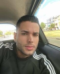 Maximus-Hott Public Pic 4