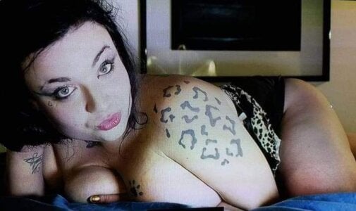 carodiamondd Hot stuff Pic 2