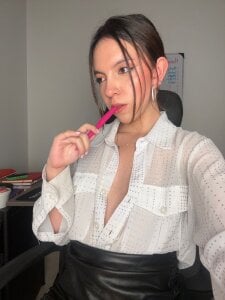 kittyblooms kullanıcısının I am your hot secretary and I have nothing under my skirt🔥 albümü -  fotoğraf