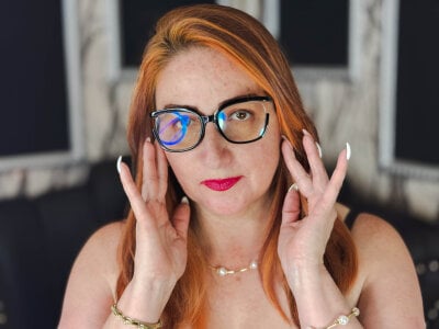 Samantha_SensualMilf Public  3টি ছবি