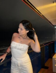 m1sss1nful Is it just me or is it getting hot in here?? Pic 2