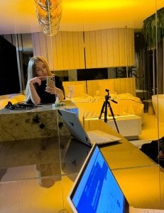 Mirror Selfie x de SkylarBluexox  4 Imagens