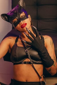 daiana_curly Caught in my clutches😾👻 Pic 4