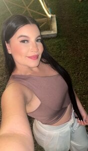 Zoe_Curvy_ Sensual Girl Foto 3