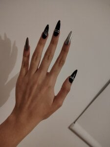 LanaGodard Hand 🫣🦇 รูป  6