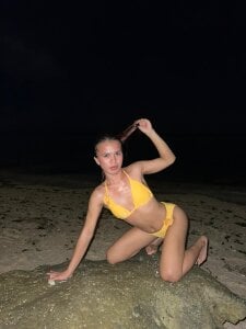 jeanalove Beach - Dec 2025 Pic 2