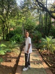 Larry-n-clouds Public Pic