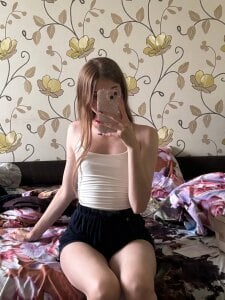 18+ de Babysmall_girl  2 photos