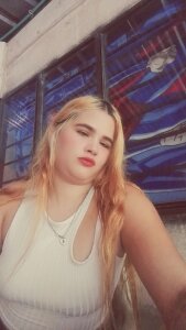 i am de sarahisex219  8 Imagens