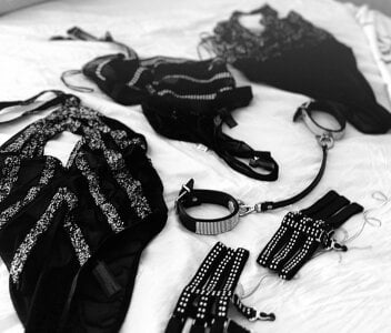 Seductive-Charlotte16XXX Public Pic 8