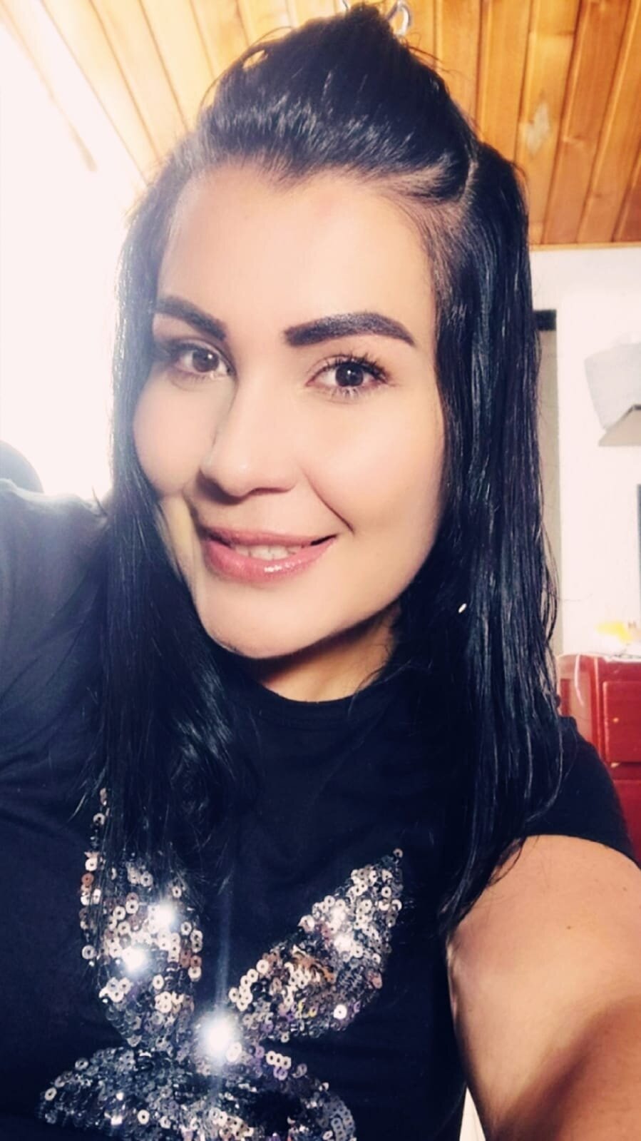 AriannaAdames 님의 트렌드 중인 사진  3288개