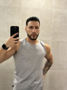 💪🏻🔥👋🏻 de Thiago_Hill  3 Imagens