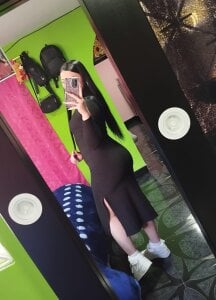 Emily-Hot_ Public Pic