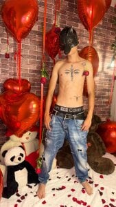 LucassSmith11 “I am the sin you want to commit this 14th.” 😈 Foto 3