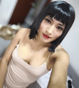 SophieBaker__のyour sexy and elegant doll 🫦😍の 2枚の写真