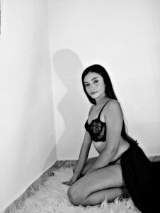 Valeryfox08Black and white 🖤💟 Bild 2