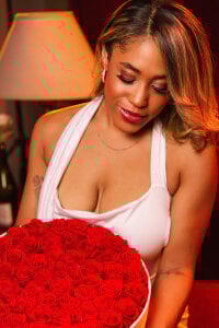 Lana-Gross: Valentine's Day has arrived 🌹✨ ( фото)